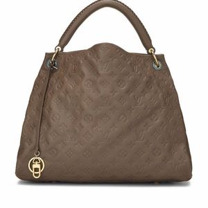 Make a offer 💜 if I like I may accept 💜Vintage Artsy Authentic LV